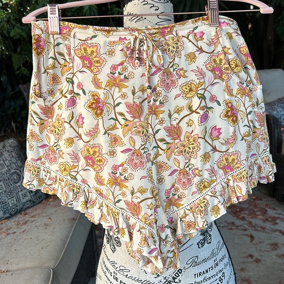 🌺RESERVED Do Not Buy🌺EUC Spell Portobello Road Shorts size medium - Picture 4 of 9